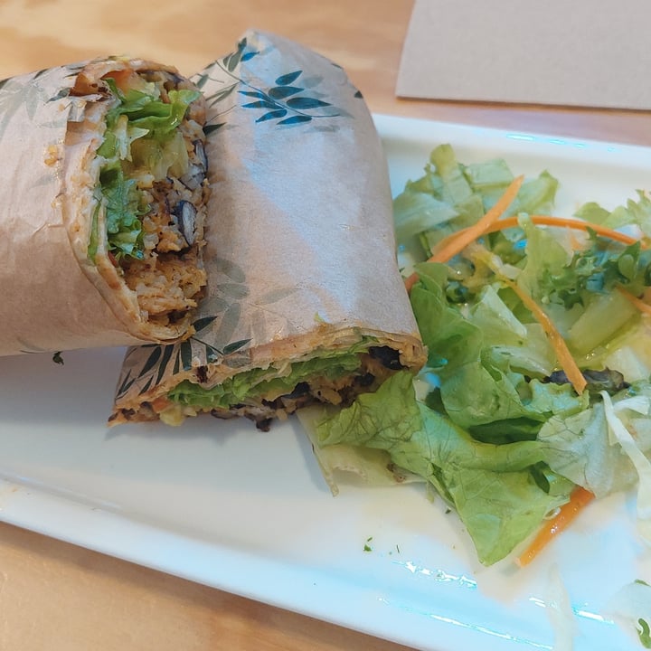 photo of Entre Pedras Café Bar Vegano Durum Burrito shared by @marlena on  05 Oct 2022 - review
