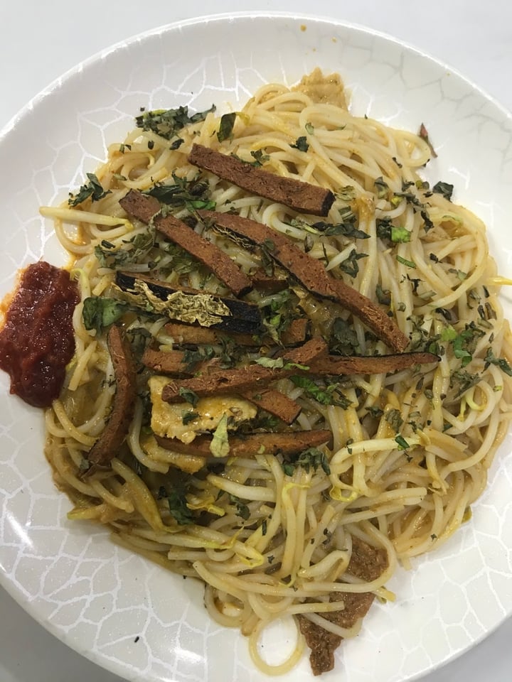 review photo of Green Bliss Habitat Dry Laksa Noodles shared by @veggieoty on 19 Oct 2019 - review