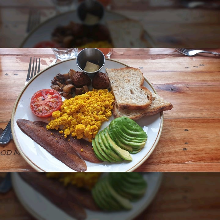 photo of Jacksons Real Food Market Kyalami Corner Upper Level Plant-Based Full Farmers Grill shared by @compassionate1candy on  19 Oct 2022 - review