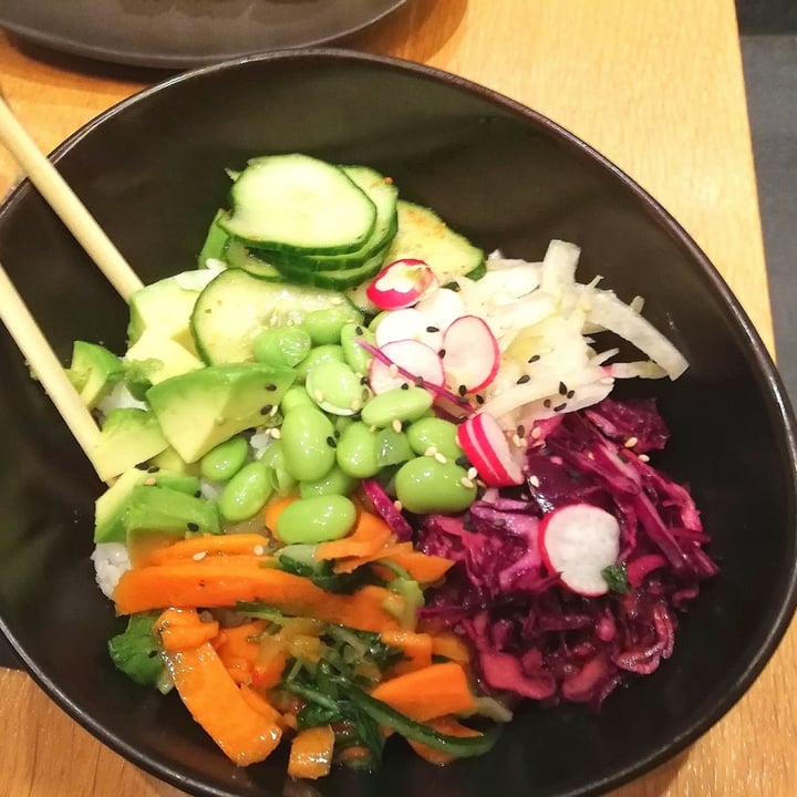 review photo of Sushi Shop Poke Bowl Veggie shared by @elisabethlaemmer on 09 Oct 2020 - review