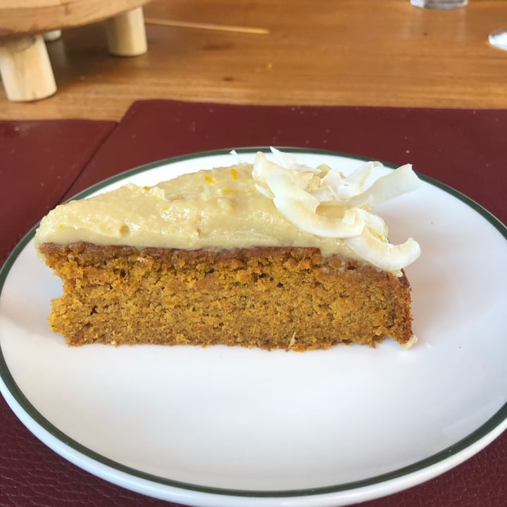 photo of Green&Burger by Biocenter Terrassa Carrot Cake shared by @marionayogacadaques on  19 Nov 2021 - review