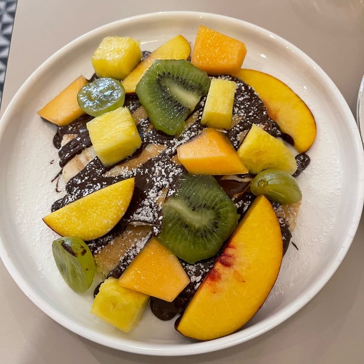 photo of Coccodi Dolce e Salato Cagliari pancake Con Frutta Di Stagione E Cioccolato Vegano shared by @nikomajiko on  10 Aug 2022 - review