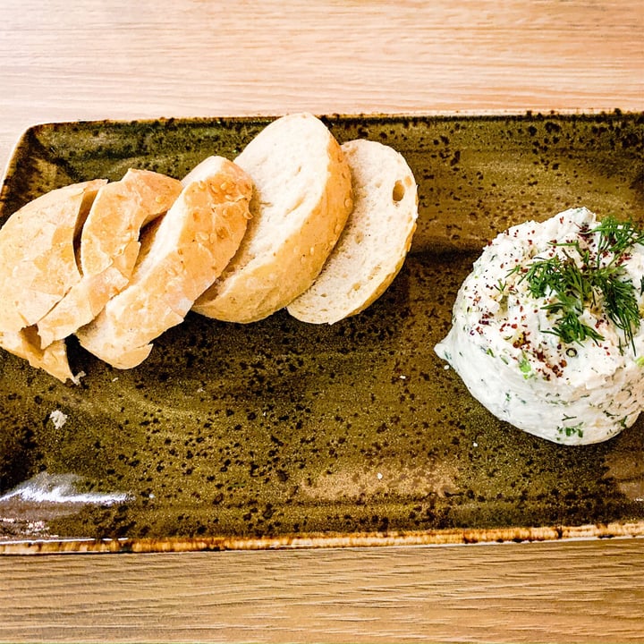 photo of Vegan Spartan Herby Cashew Cream Cheese With Bread shared by @melodyp on  18 Dec 2019 - review