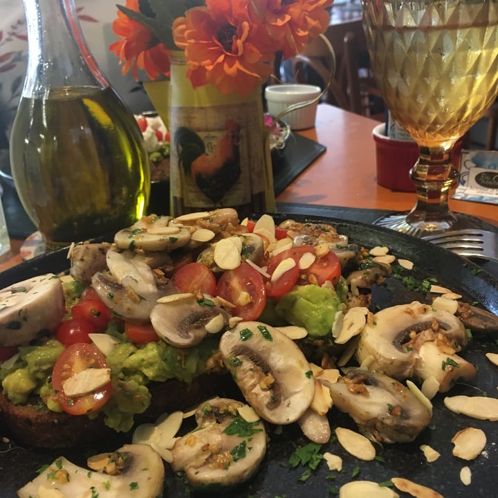 review photo of Fio de Azeite Bistrô avo mash shared by @asaul on 07 Jun 2022 - review