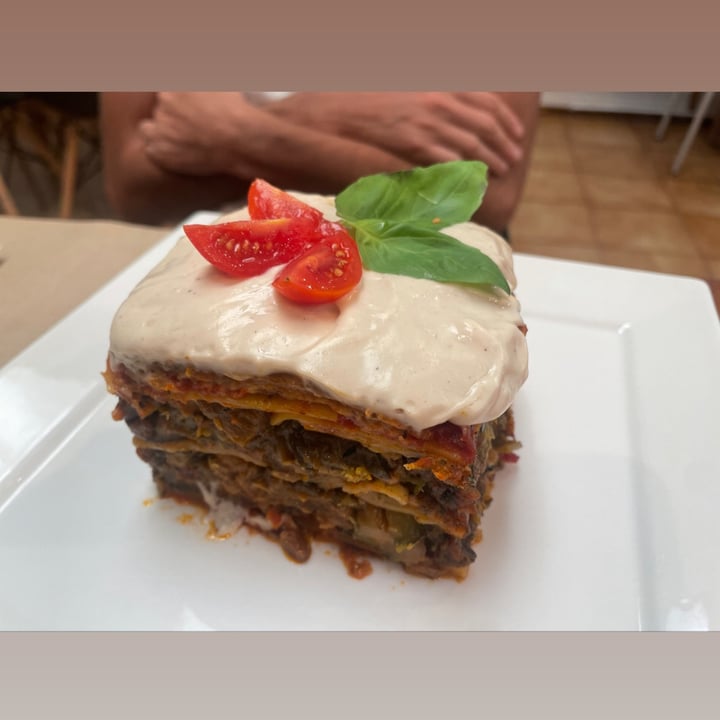 photo of Sabores de Sandra VEGAN Restaurant Lasaña Vegana shared by @ambragargiulo on  16 Sep 2022 - review