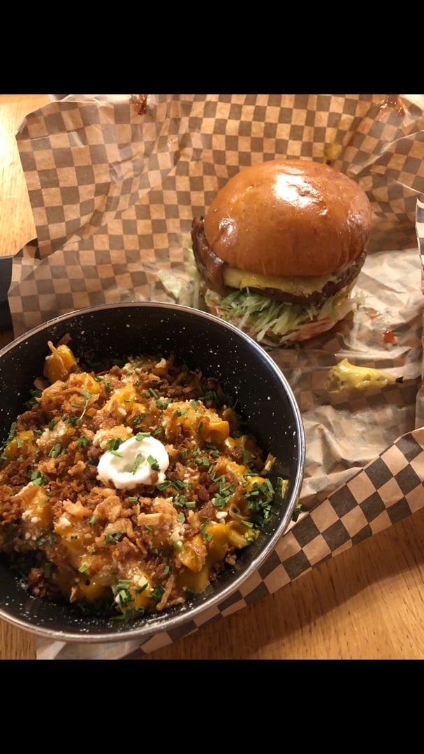 photo of Rudy's Dirty Vegan Diner Mac n cheese shared by @camille7 on  07 Apr 2020 - review