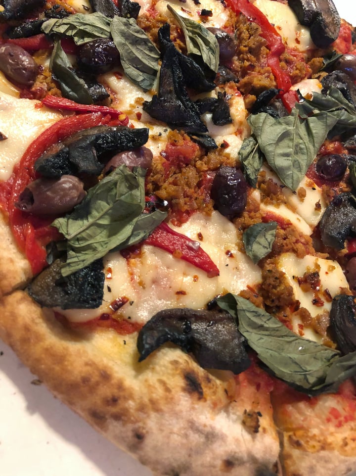 photo of Pizza Nea Vegan Salsicce Pizza shared by @stphsmth on  27 May 2018 - review