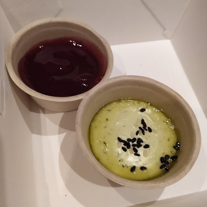 photo of Mad Mad Vegan Tequeños shared by @rominaguch on  05 Oct 2022 - review