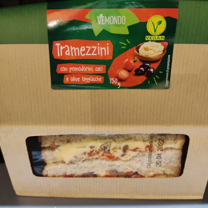 review photo of Vemondo Tramezzini con pomodorini ceci e olive shared by @nbenedetta on 31 Mar 2022 - review