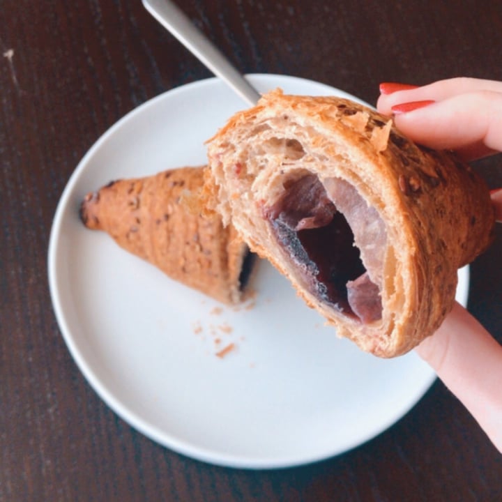 photo of Coffee in the Wood Blueberry croissant shared by @racheyv on  05 Jan 2021 - review