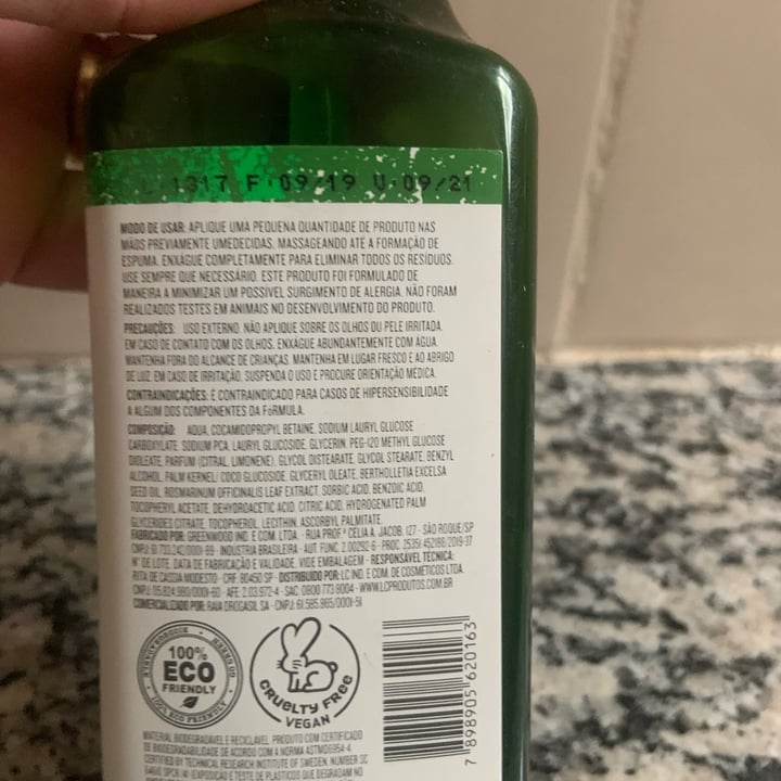 photo of Vegan Vitality sabonete liquido shared by @silvaniamalini on  19 Sep 2022 - review