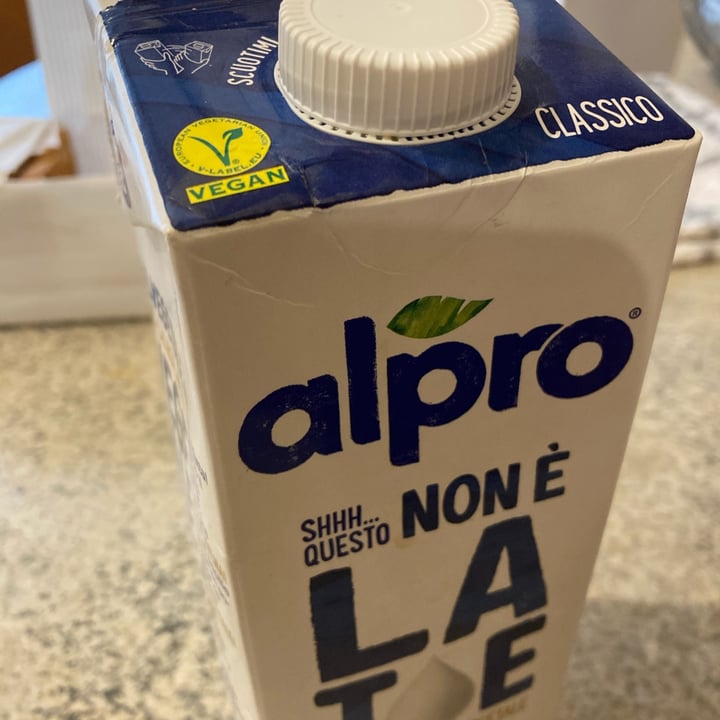 review photo of Alpro This is Not Milk Classic Questo Non è Late Classico shared by @littleflame on 03 Jun 2022 - review
