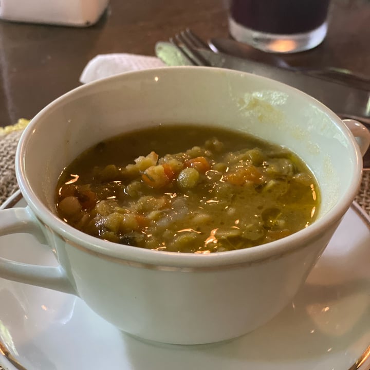 photo of Restaurante Nacasadela Salada, Csldo de lentilha com especiaria e arroz integral com tempurah de couve-flor shared by @anajara on  07 Feb 2022 - review