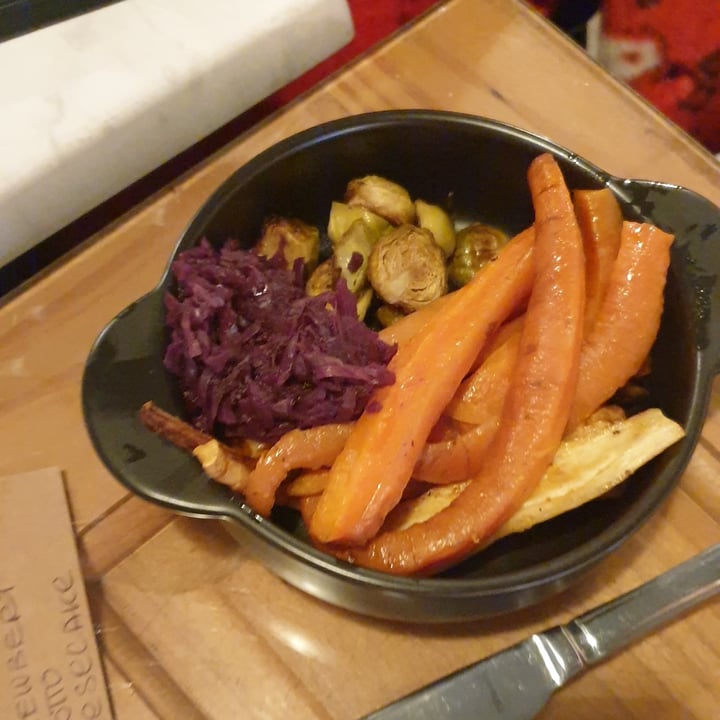 photo of Mad Cucumber roasted veg shared by @militantvegan on  11 Dec 2022 - review