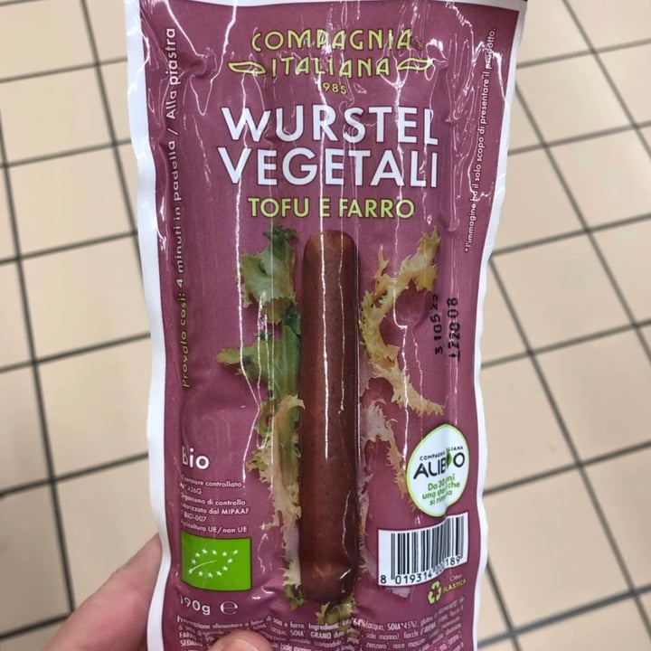 photo of Compagnia Italiana Würstel vegetali tofu e farro shared by @veganleaf on  23 May 2022 - review