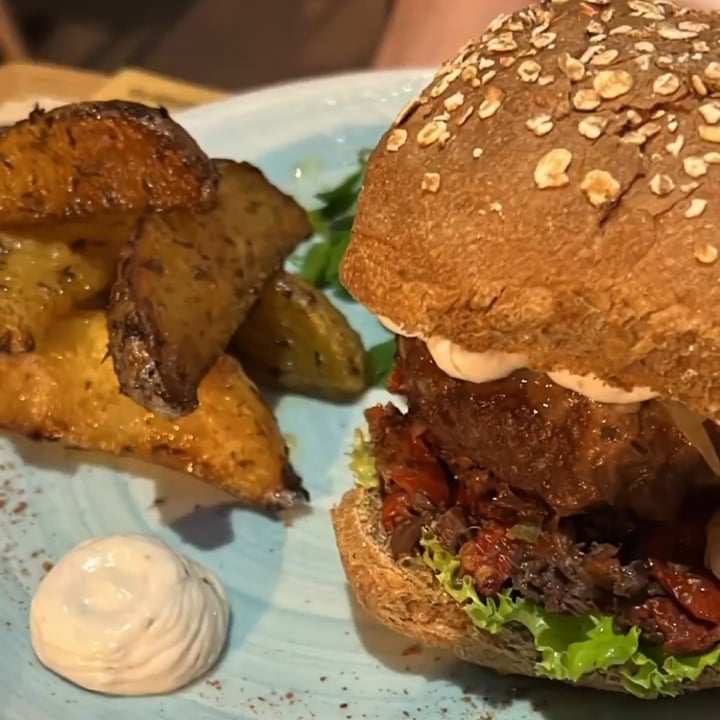 photo of L'Orto già Salsamentario - Vegan & raw food Beyond burger shared by @ljuba on  16 Jun 2022 - review