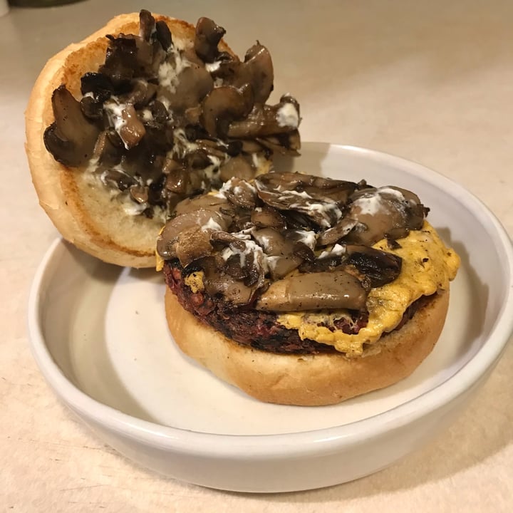 photo of Dirt Burger Magic Mushroom Burger shared by @oddish on  12 Nov 2021 - review