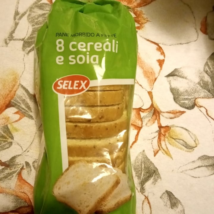 photo of Selex Pane 8 cereali e soia shared by @manu97 on  30 Apr 2021 - review