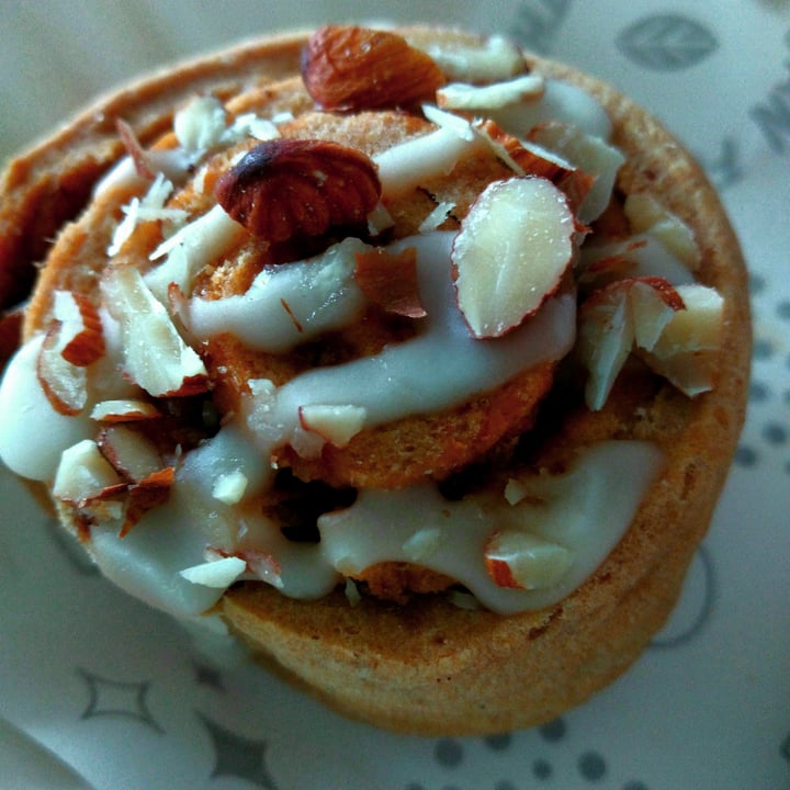 review photo of The Plant Based Factory / SANA Rollo de Canela shared by @suesar on 19 Jul 2022 - review