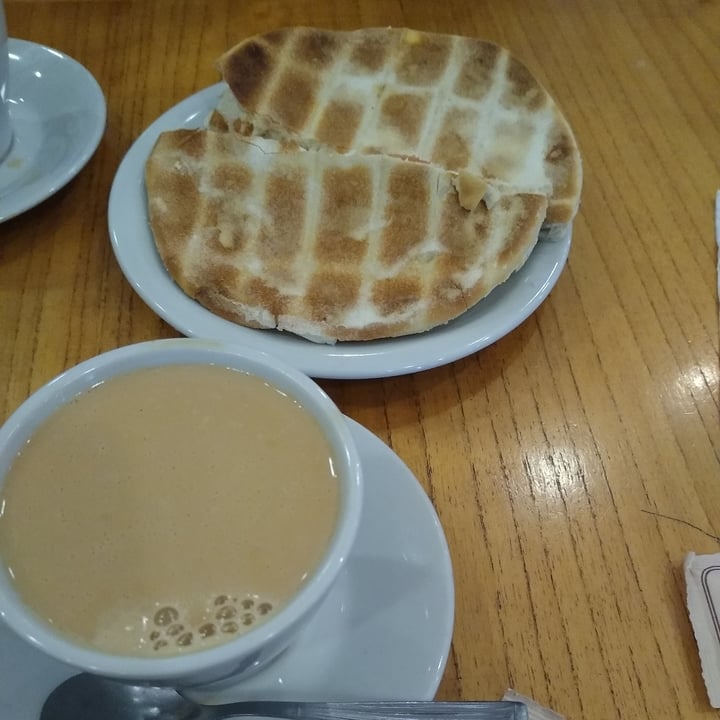 review photo of Dolce Vita Tostado De Tomate Y queso shared by @salvite on 27 Jun 2022 - review