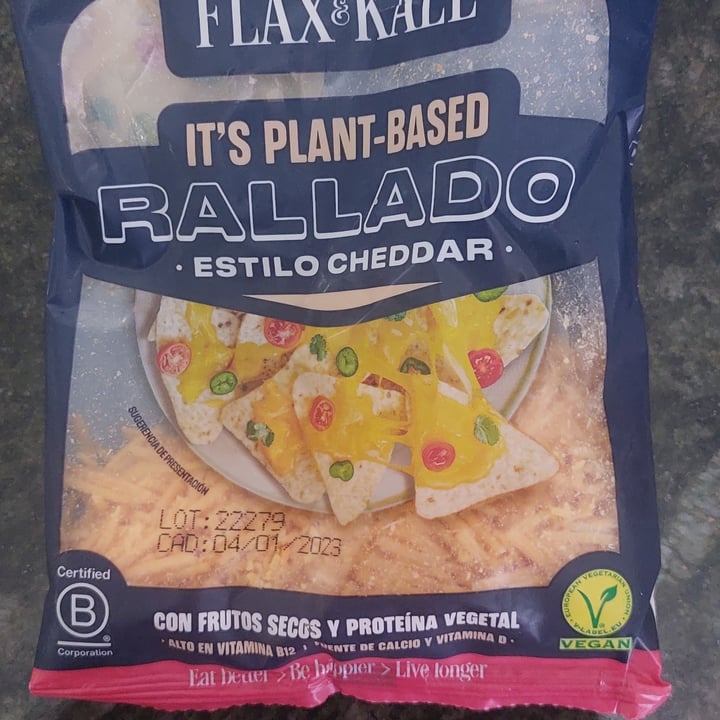 photo of Flax & Kale Queso rayado estilo cheddar shared by @antiaac- on  27 Nov 2022 - review