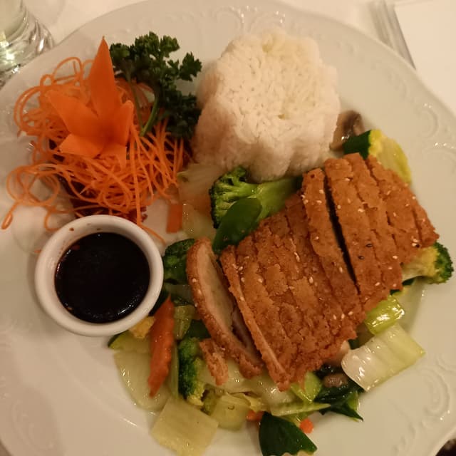Foto do prato “Crispy duck with vegetables”