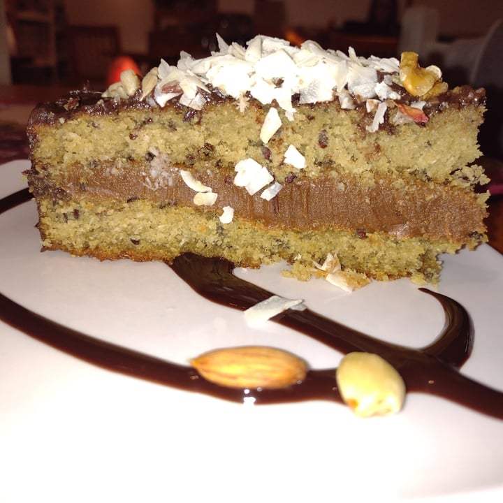 photo of Raslok Torta de chocolate y dulce de leche vegetal shared by @antito08 on  19 Jun 2021 - review