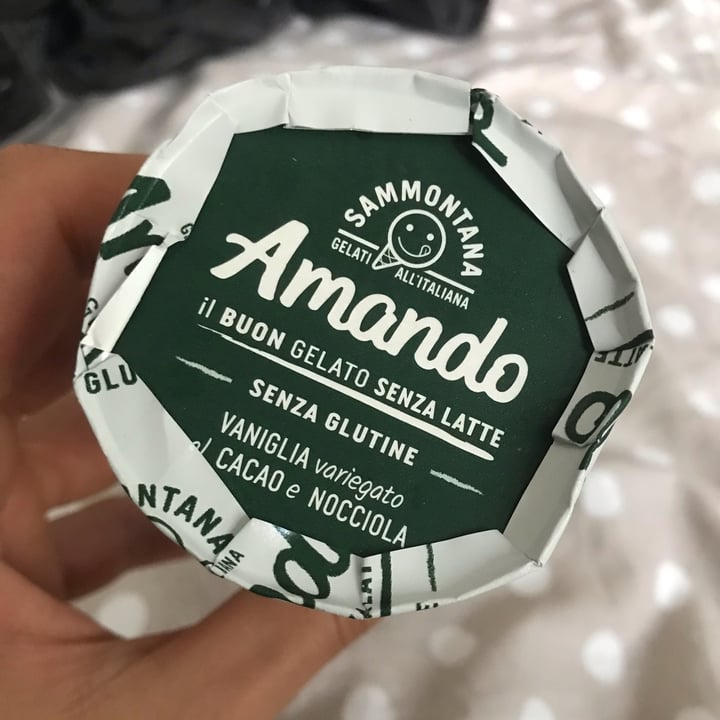 review photo of Sammontana cornetto Vaniglia Variegato Con Cacao E Nocciola shared by @valentina- on 30 Jun 2022 - review