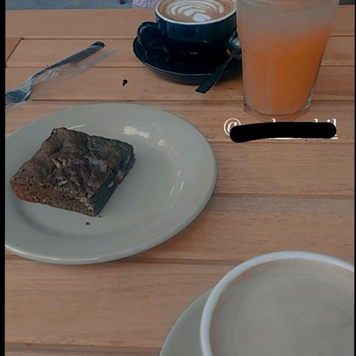 photo of Amelia Café brownie shared by @aguromeo on  21 Apr 2021 - review