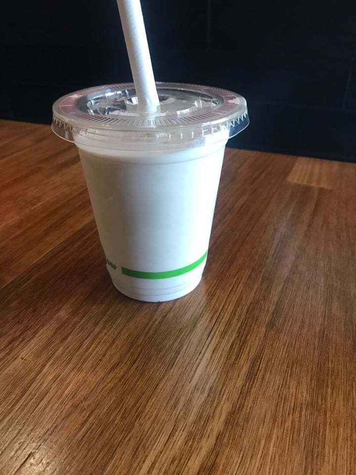 review photo of Green Burger Vanilla malt shake shared by @katelyndsilva on 25 Aug 2019 - review