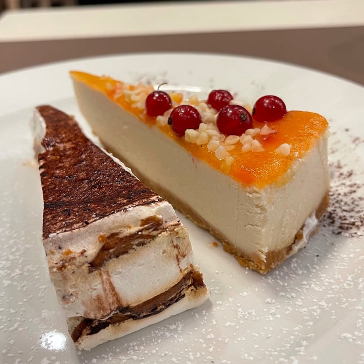 photo of Food Love Tiramisù e Vegan Cheesecake shared by @ikavbedeschi on  18 Jul 2021 - review