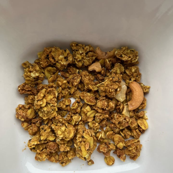 photo of Nature's Path Foods Golden turmeric superfood granola shared by @dianna on  25 Dec 2021 - review