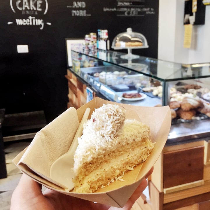 review photo of Wani - Vegan Bakery Torta "Raffaello" shared by @ariveg on 07 Dec 2021 - review