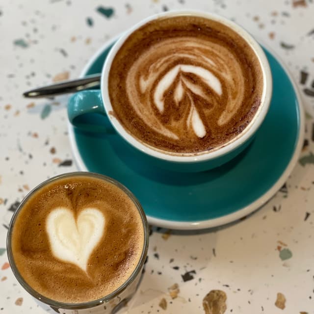 「Coffee with Oat Milk (Piccolo Latte and Cappuccino)」の料理の写真