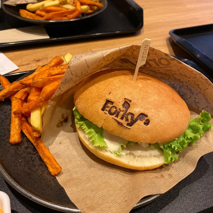 photo of Forky's Chick‘n Burger shared by @connychiwa on  10 Aug 2020 - review