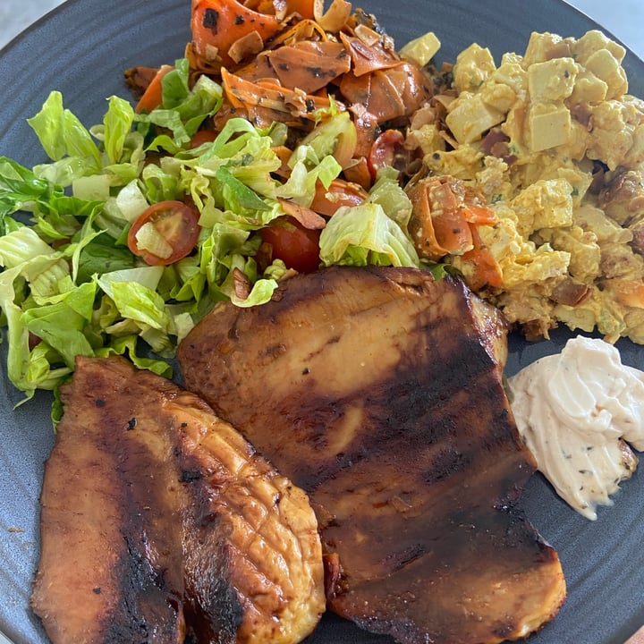 photo of The Sloth Vegan Cobb Salad With Grilled Seitan shared by @marieheidi on  11 Dec 2021 - review