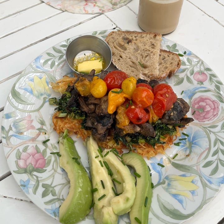 photo of The Backyard Cafe Vegan Fry Up shared by @greengabby on  03 Apr 2022 - review