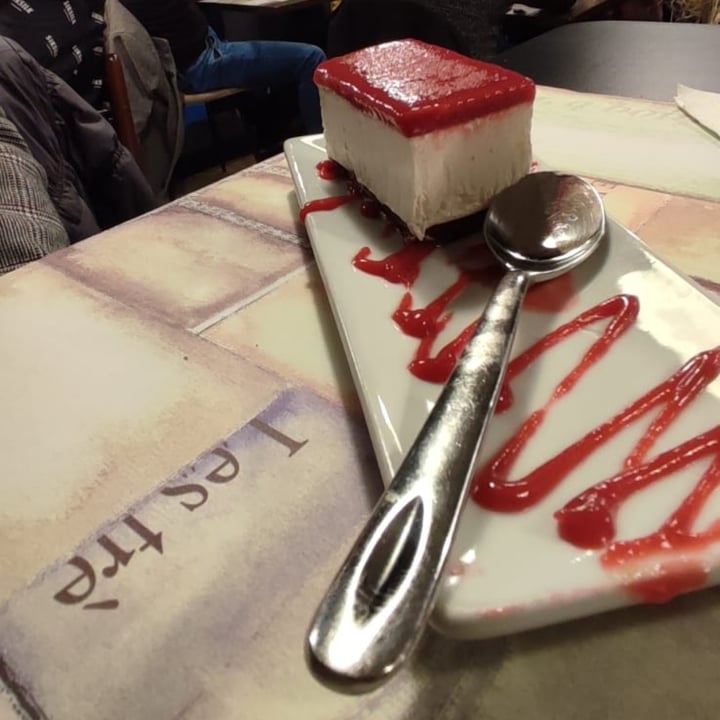 photo of Sustable Cheesecake vegan ai frutti rossi shared by @angyandre24 on  15 Apr 2022 - review