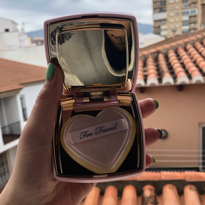 photo of Too Faced Primed & Poreless Pore-Blurring & Mattifying Face Powder shared by @mxriw on  24 Apr 2021 - review