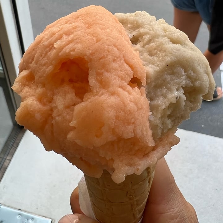 review photo of Ciacco cono piccolo melone e anima nera shared by @moccymoccy on 13 May 2022 - review