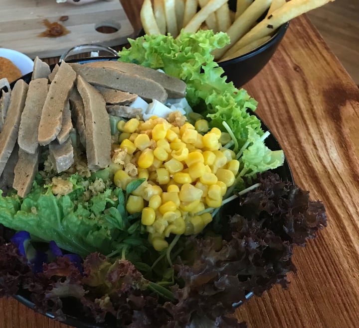 photo of nomVnom Tai Seng Organic Rainbow Salad shared by @plantingggg on  26 Jul 2020 - review