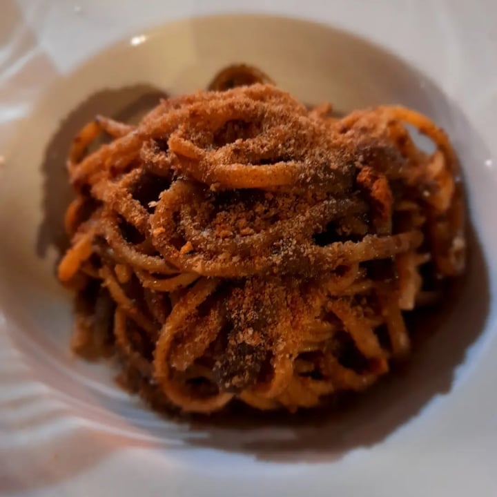 review photo of Mesticanza Osteriacontemporanea Linguine al brodo di olive, arancia, peperoncino e mollica croccante al finocchietto shared by @veguidoroma on 10 Oct 2021 - review