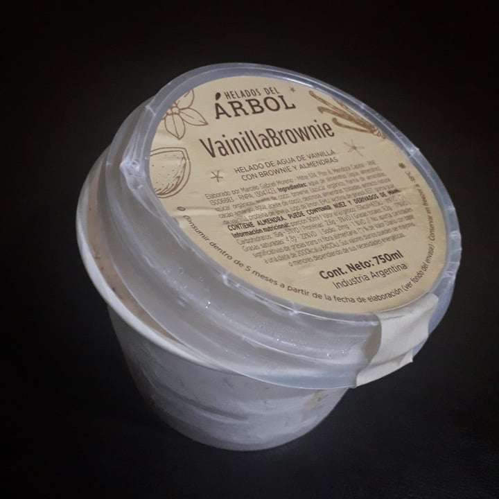 review photo of Helados del Árbol Vainilla con Brownie y Almendras shared by @marimoyano on 19 Jul 2020 - review