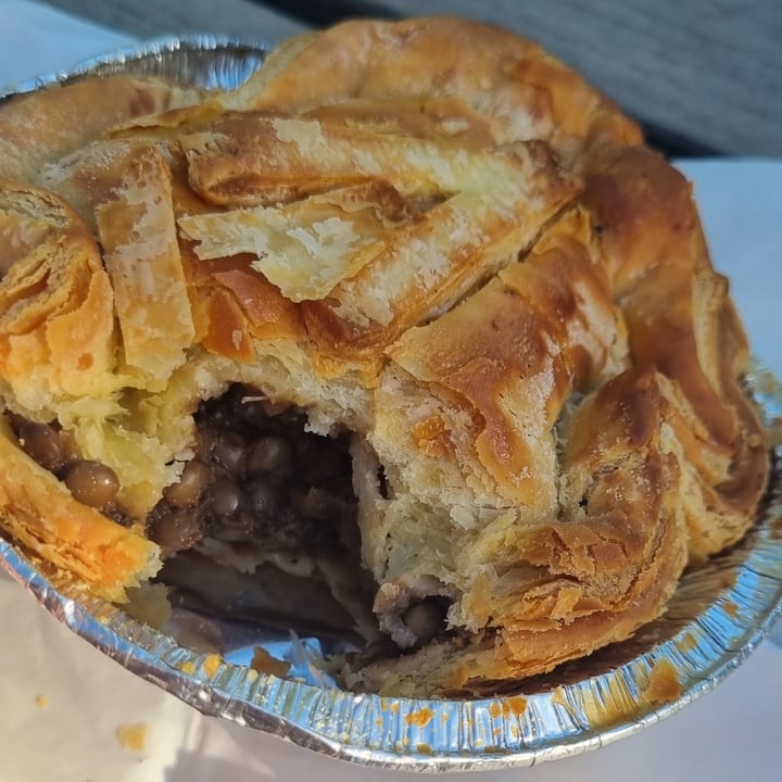 photo of Peregrine Farm Stall Vegan Lentil Cornish Pie shared by @sunshineyum on  07 May 2022 - review