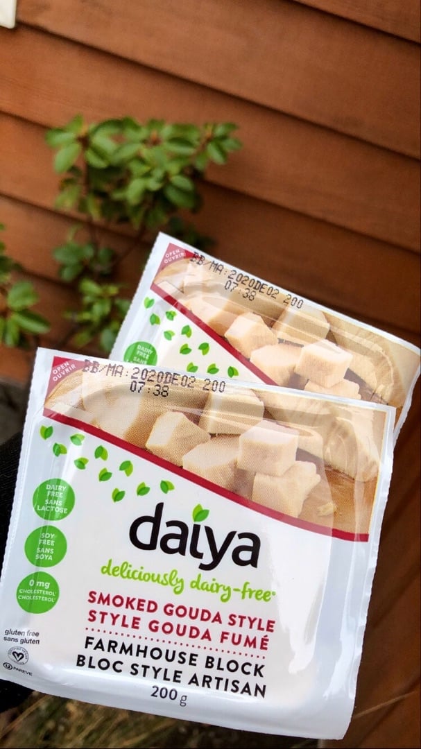 photo of Daiya Smoked Gouda Style Farmhouse Block shared by @thoughtfulvegan on  03 Mar 2020 - review