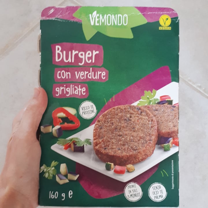 photo of Vemondo Burger con Verdure Grigliate shared by @giuliasmart on  02 Jan 2022 - review