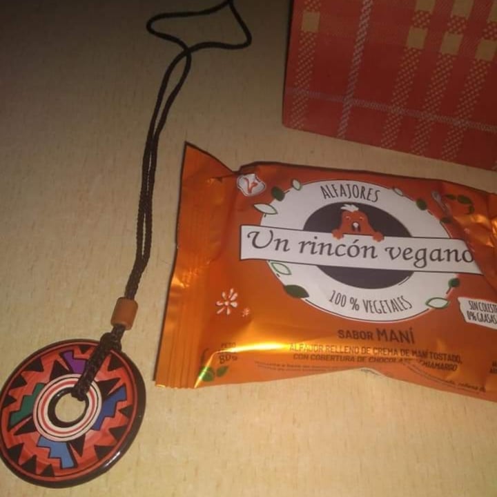 review photo of Un Rincón Vegano Alfajor de Maní shared by @rorro on 09 May 2021 - review