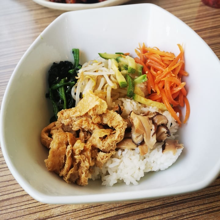 photo of Mun’s Kitchen Vegan Bibimbap shared by @diegozurita on  19 Jul 2022 - review