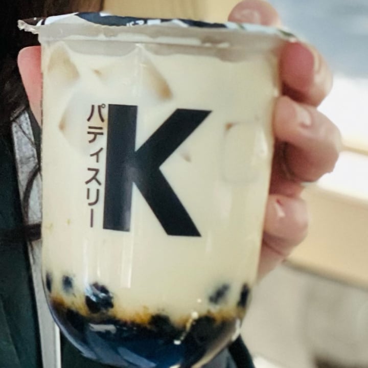 review photo of Kova Patisserie Soho dirty oat milk boba shared by @beeveg on 12 Jun 2022 - review