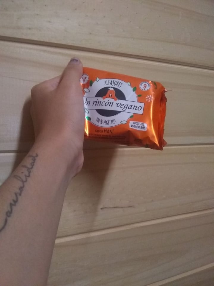 photo of Un Rincón Vegano Alfajor de Maní shared by @mddxsl on  25 Jan 2020 - review